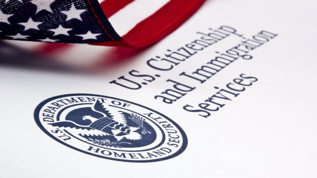 Những thay đổi đột ngột trong chính sách của USCIS sẽ ảnh hưởng trực tiếp đến quá trình xử lý hồ sơ