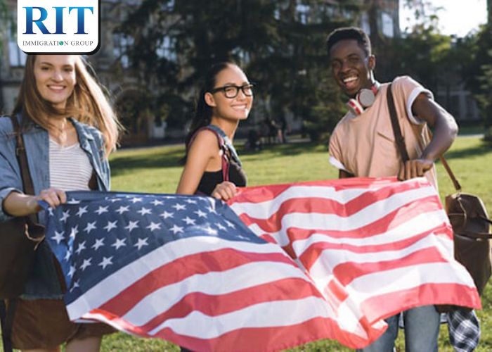 Quyền lợi học tập và tiết kiệm chi phí khổng lồ