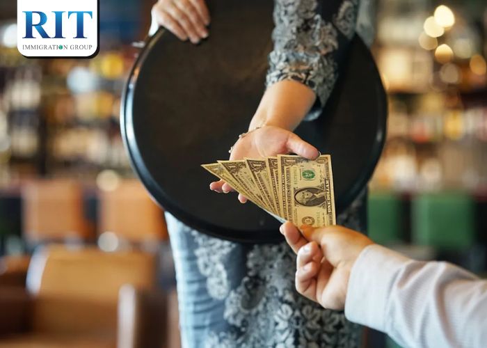 Gánh nặng chi phí sinh hoạt và văn hóa tiền tip