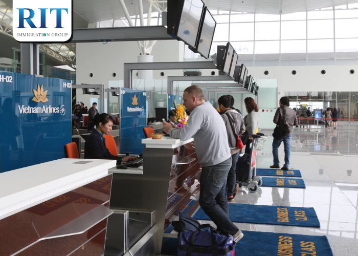 Những việc cần làm ngay khi vừa hạ cánh tại Mỹ